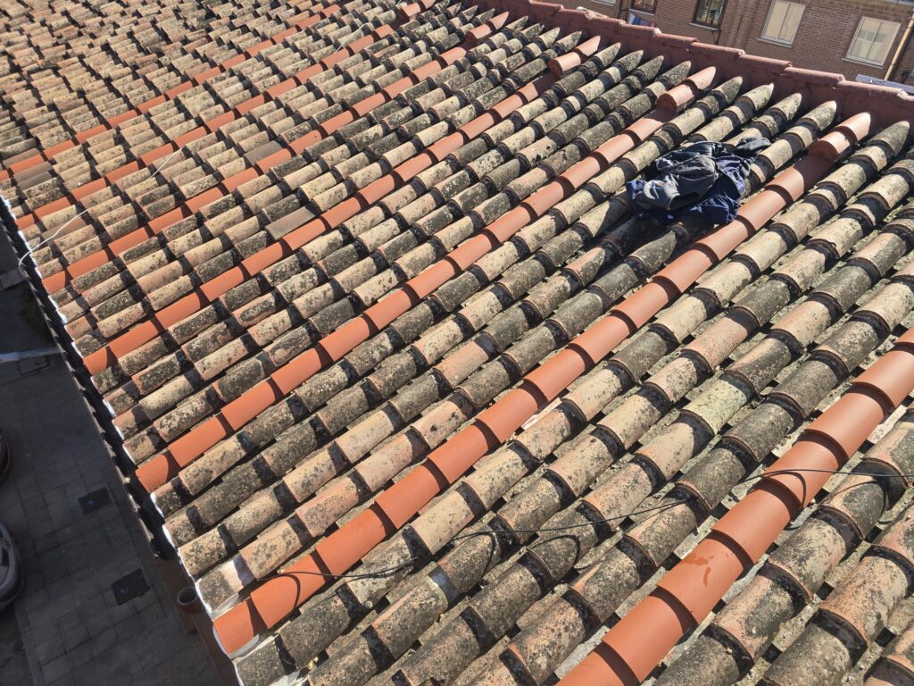 Empresa de cubiertas y tejados especializada en impermeabilización de goteras en Palencia