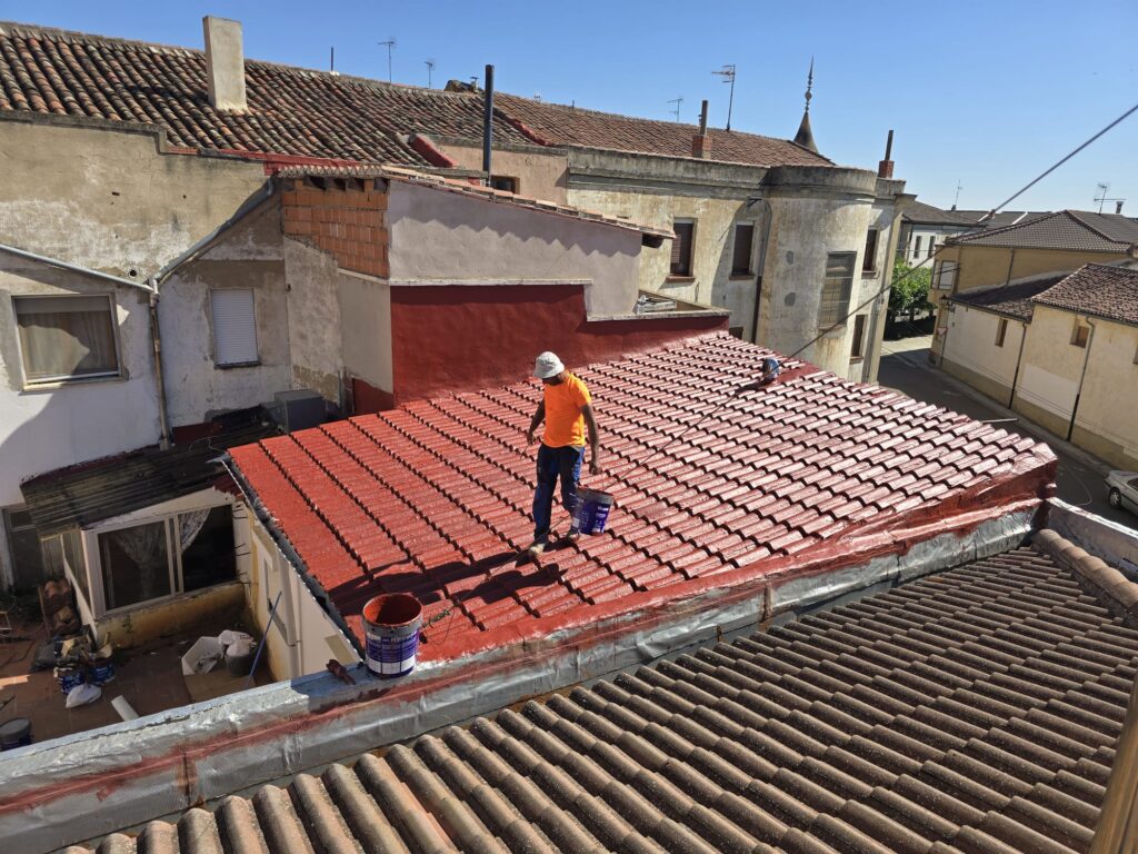 Mantenimiento preventivo de cubiertas y control de filtraciones en Burgos y Valladolid