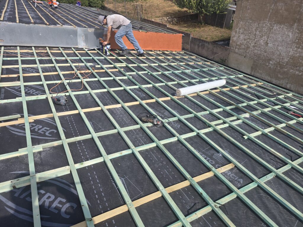 Impermeabilización de goteras, eliminación de goteras y reparación de tejados en Palencia